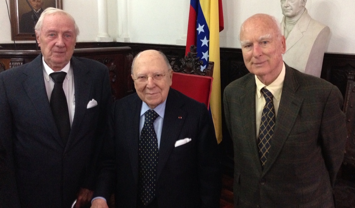 El 2 de julio de 2013 se realizó en la Sesión Ordinaria la entrega de Acuerdos de Júbilo por 70° Aniversario de graduación de abogados de los Académicos Dres.: Enrique Tejera París, René De Sola y Luis Ignacio Mendoza.