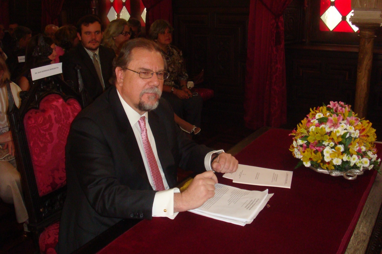 El 22 de octubre de 2013 se realizó en Sesión Solemne el Acto de Incorporación Académica del Dr. Julio Rodríguez Berrizbeitia