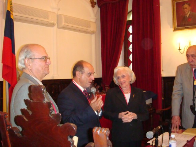 El 15 de julio de 2008 se realizó la Sesión Especial con motivo de la incorporación del Prof. Fortunato González Cruz