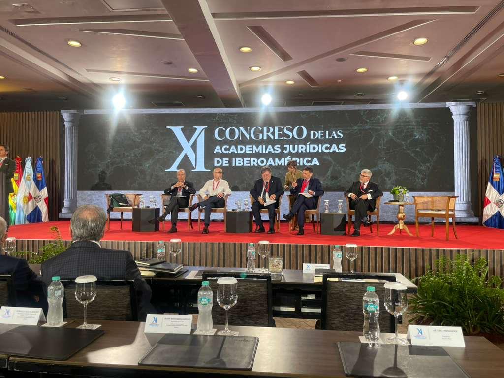 XI Congreso de las Academias Jurídicas de Iberoamérica. Intervención del Académico Humberto Romero-Muci. Panel/ Inteligencia Artificial y Abogacía. Sábado 25